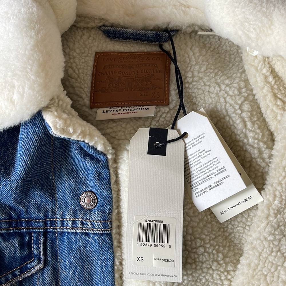 Faux fur lined Levi’s denim jacket - Picture 2 of 2